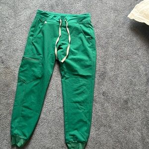 Selling my xs-petite forest green Figs joggers!